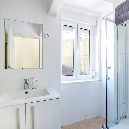 Portucale ! Cosy 2 Bedroom Campo Ourique 公寓 *